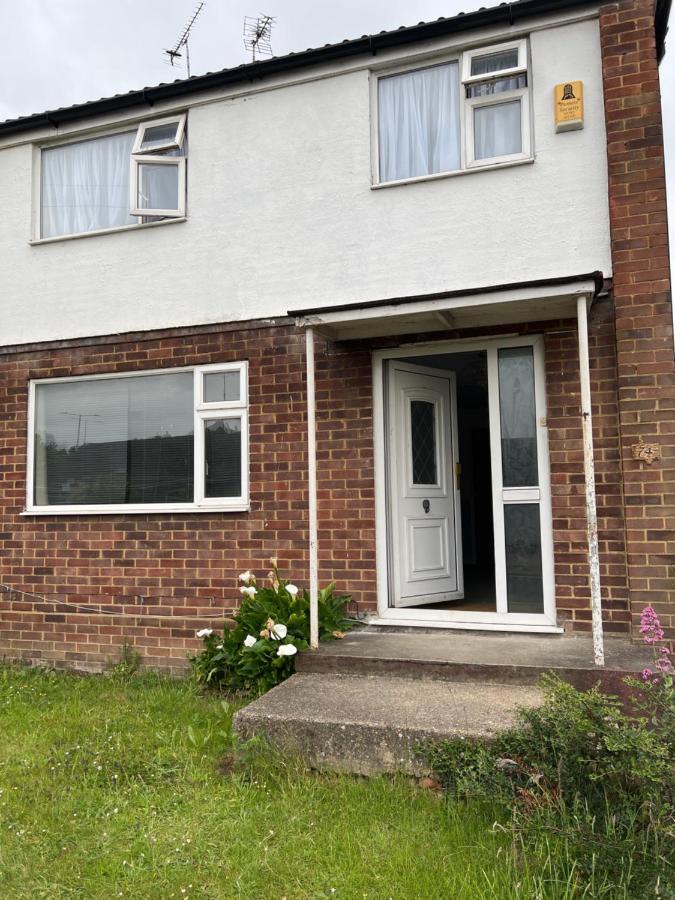 Theldon Apartment Luton  Luaran gambar